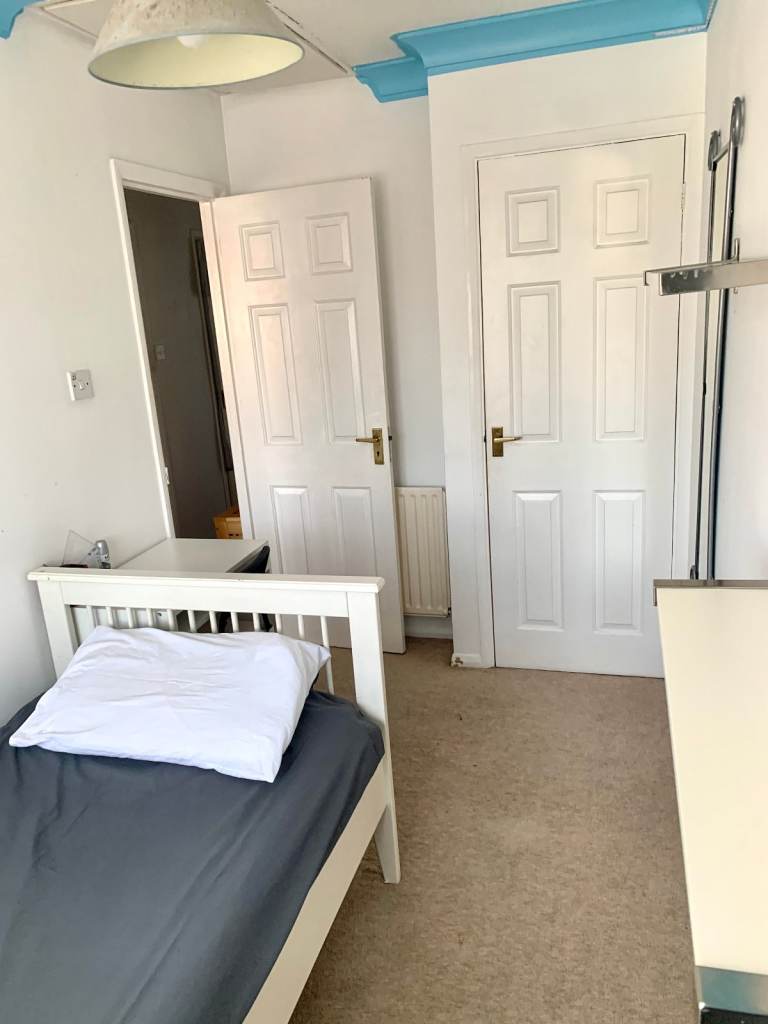 Bright, Clean, and Affordable Single Room to Rent 