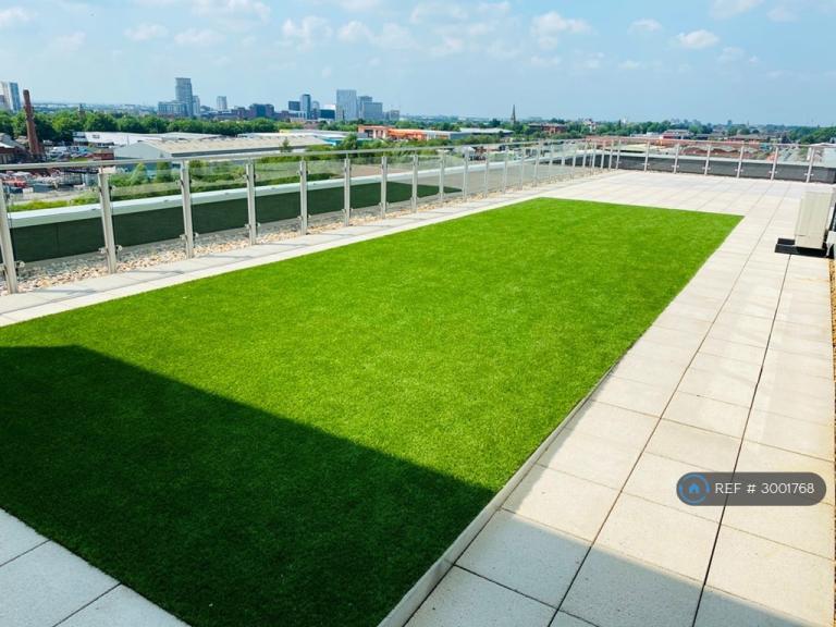 2 bedroom flat in Middlewood Plaza, Salford, M5 (2 bed) (#3001768)