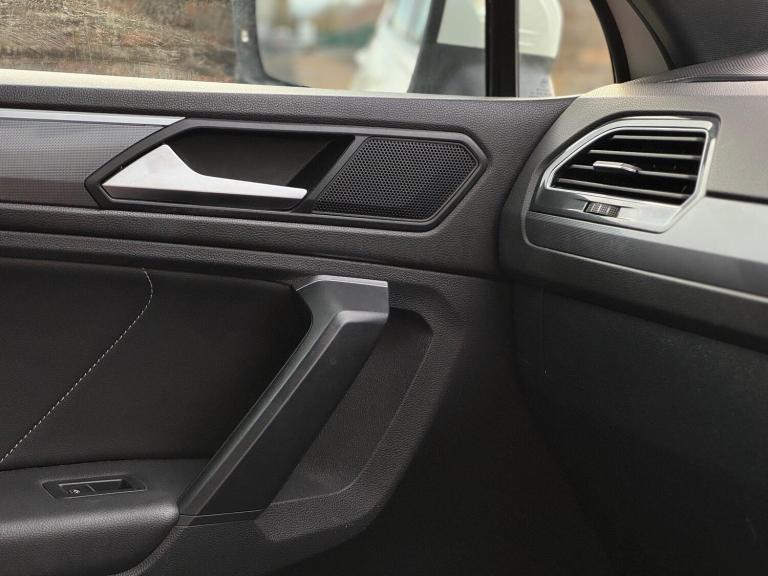 2019 Volkswagen Tiguan 1.5 TSI EVO R-Line DSG Euro 6 (s/s) 5dr ESTATE Petrol Automatic