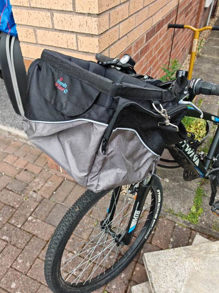 Dog carrier for bike