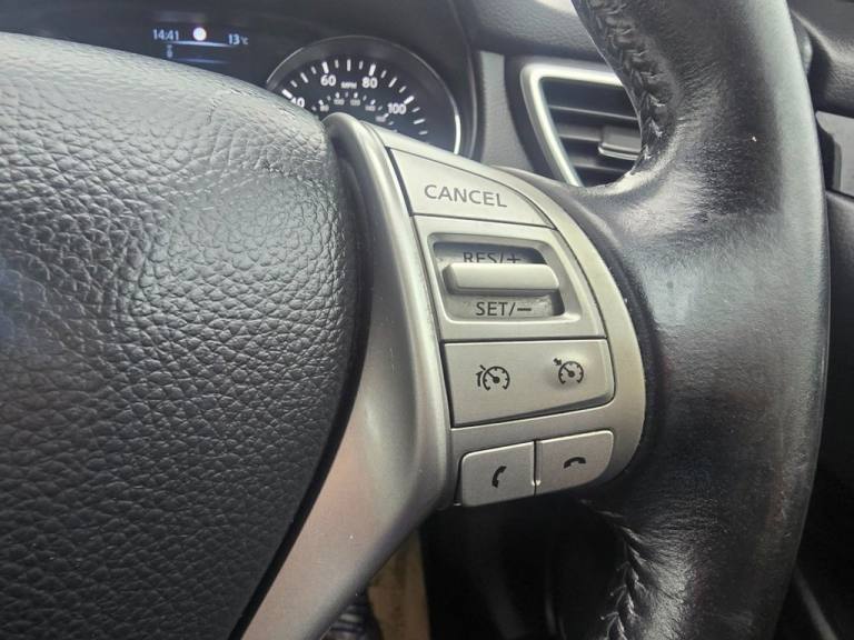 2015 Nissan Qashqai 1.2 DIG-T n-tec SUV 5dr Petrol Manual 2WD Euro 6 (s/s) (115 ps) Petrol Manual