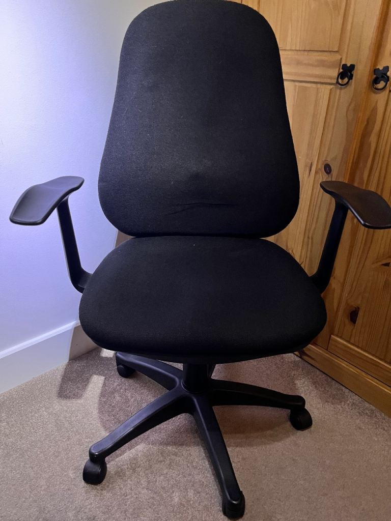 Black Adjustable Office Chair