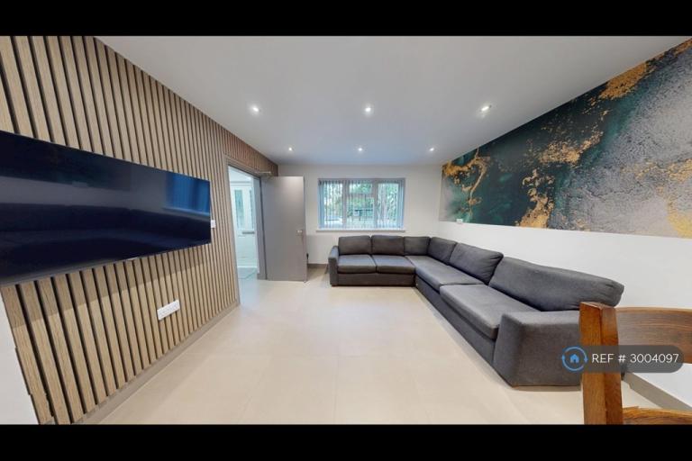 1 bedroom in Kirby Corner Road, Coventry, CV4 (#3004097)