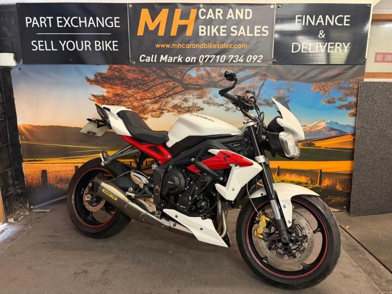 2014 Triumph STREET  Triple R ABS 13700 Miles fsh white /red retro Roadster Petrol Manual
