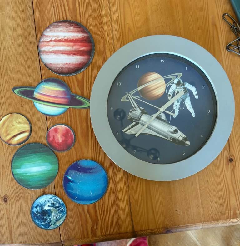 image for Battery operated clock 