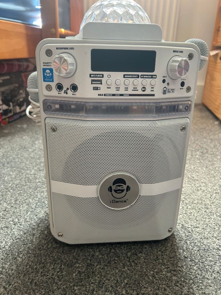 I dance speaker with 2 microphones 