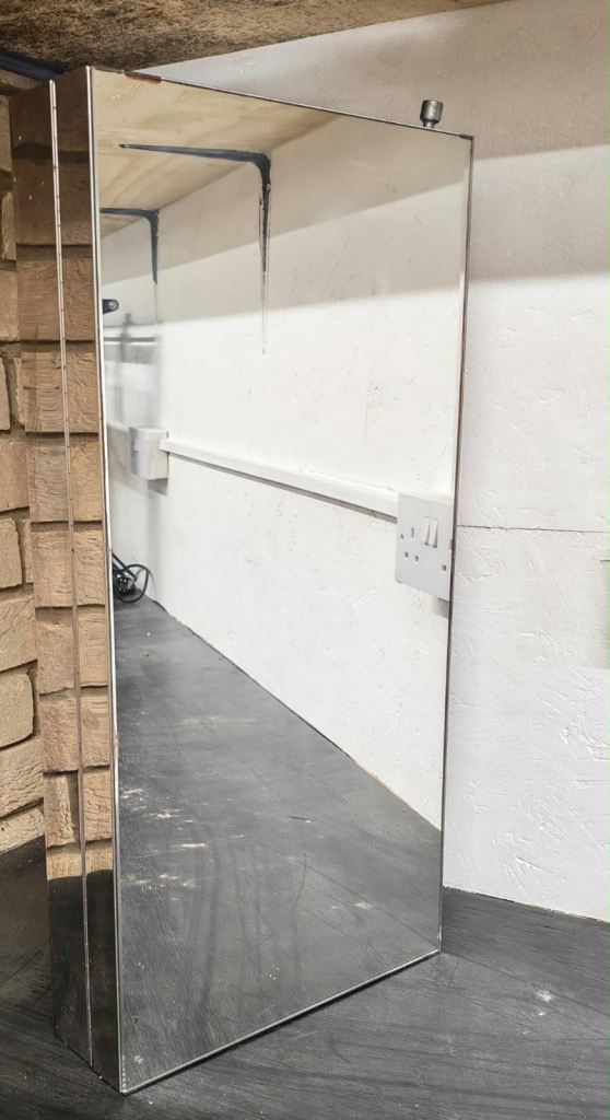 Mirrored Bathroom Cabinet with Shelves – Good Condition