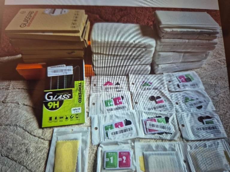 ⭐️JOB LOT/CAR BOOT⭐️BNIP Screen Protectors/Wipes etc. Collection Only