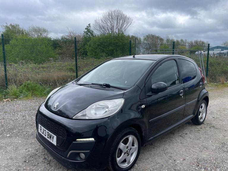PEUGEOT 107 1.0 ALLURE 13 REG BLACK 5 DOOR MOT FEBRUARY 25TH 2027 TAX £20 LOW INSURANCE 60+MPG