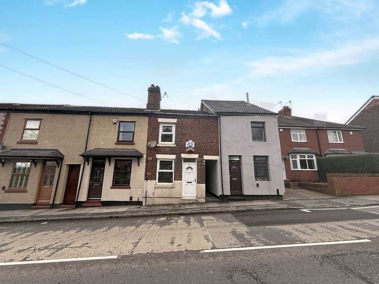 2 bedroom house in Anchor Road, Longton, Stoke on Trent, ST3 5DX