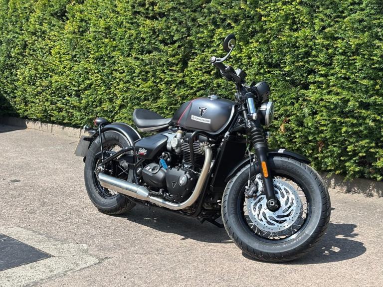 TRIUMPH BONNEVILLE BOBBER - 2026 26 - EX DEMO