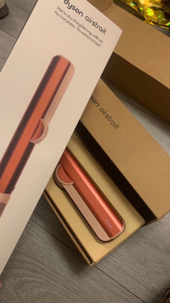 dyson airstrait