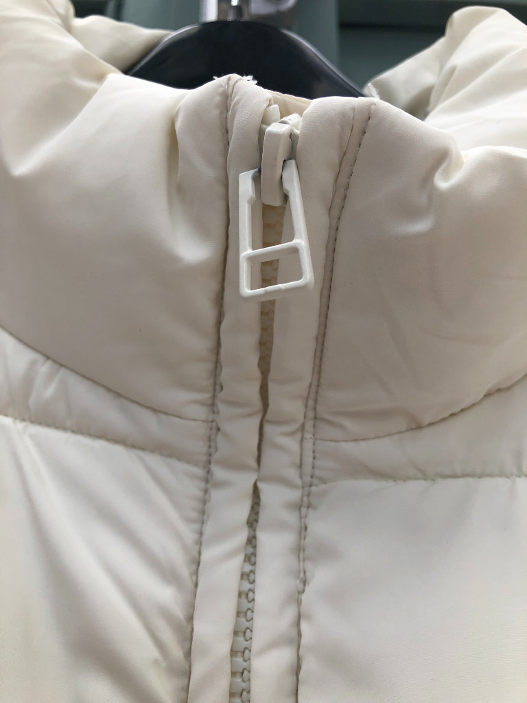 Monki ivory puffer vest/jacket XXS UK4 - or UK6 for a more fitted look VGC ONO