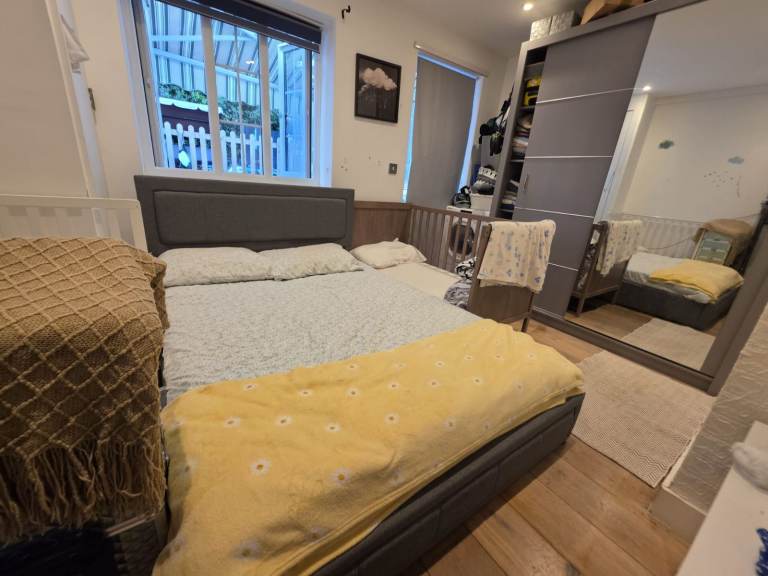 BRIGHT ONE BED ROOM + GROUND FLOOR + OPEN PLAN KITCHEN + PARKING + PRIVATE GARDEN + W3  EAST ACTON 