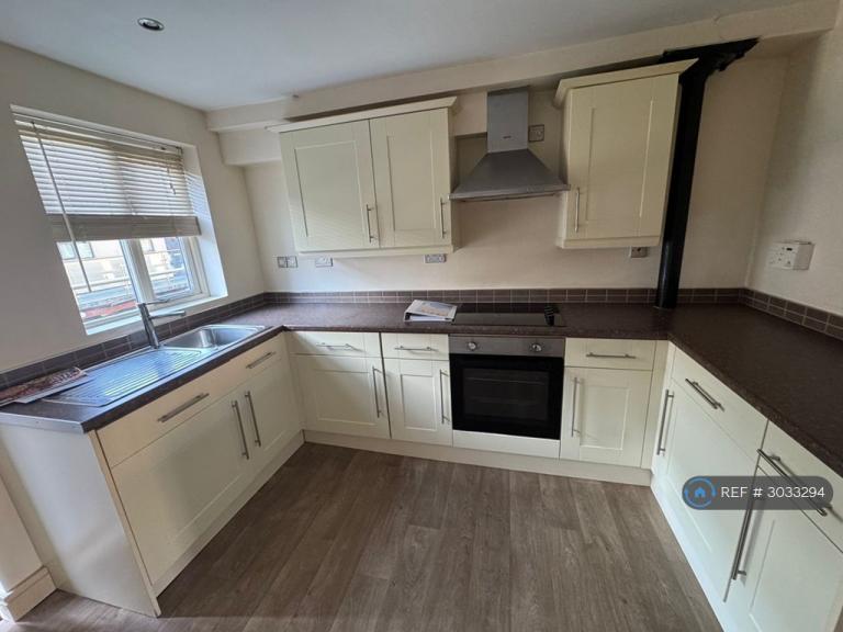 2 bedroom flat in River View Maltings, Grantham, NG31 (2 bed) (#3033294)