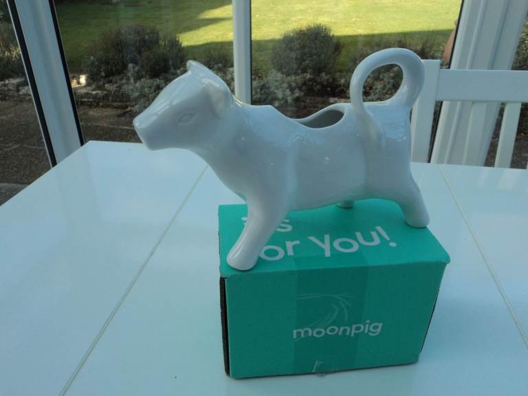 Brand new large 'cow' kitchen table milk / cream jug.