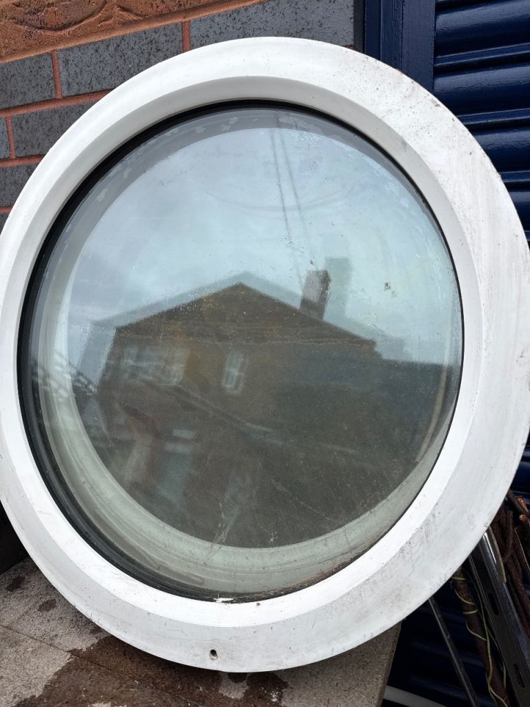 Round Double Glazed Window – 590mm (Porthole Style)