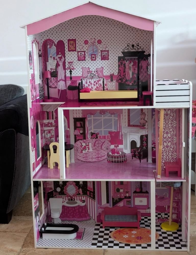 Doll’s house 
