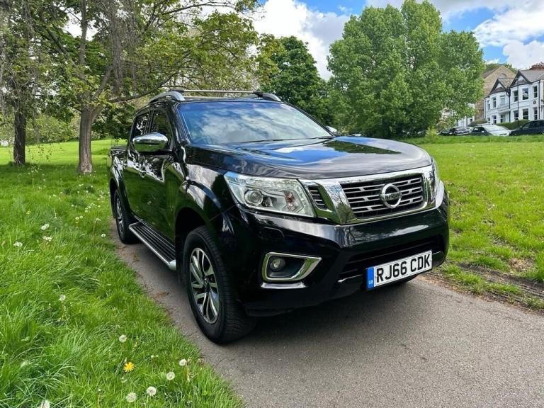 2016 Nissan Navara Double Cab Pick Up Tekna 2.3dCi 190 4WD Auto PICK UP Diesel Automatic