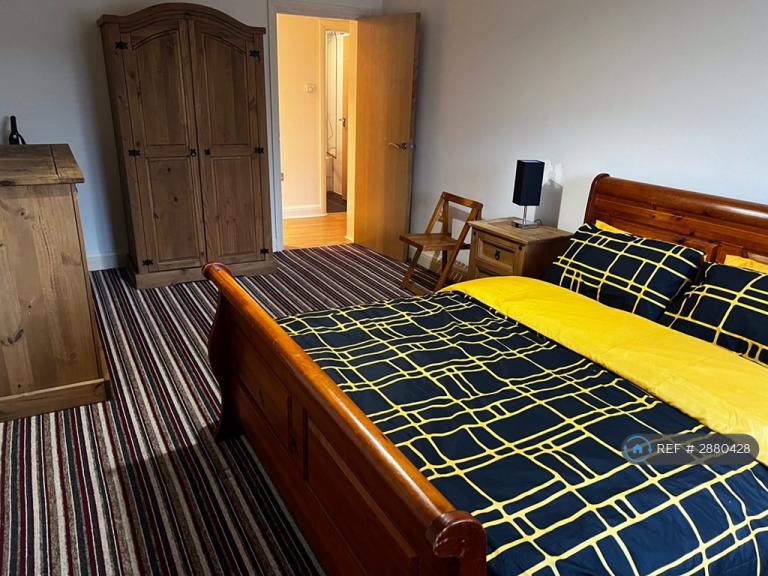 1 bedroom flat in Princess Lodge, Luton, LU1 (1 bed) (#2880428)