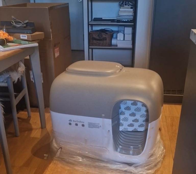 Barely Used PetSnowy Automatic Self-Cleaning Cat Litter Machine – London Bargain! 