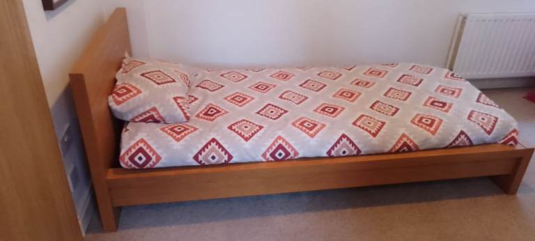 STURDY, CLEAN WOODEN EXTRA LONG SINGLE BED in GREAT CONDITION (READY TO GO) 213cm x 107cm