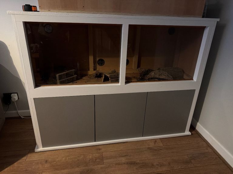Custom made 5ft vivarium 