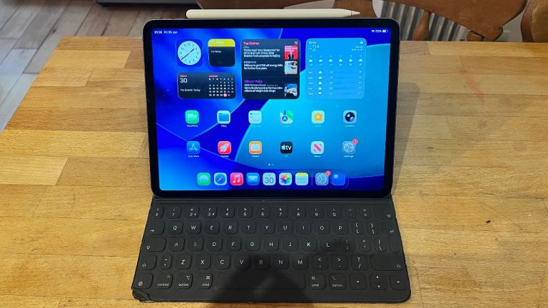 Apple iPad Pro 11” 2018 (512GB Wi-Fi) + Apple Pencil 2 + Smart Keyboard Folio