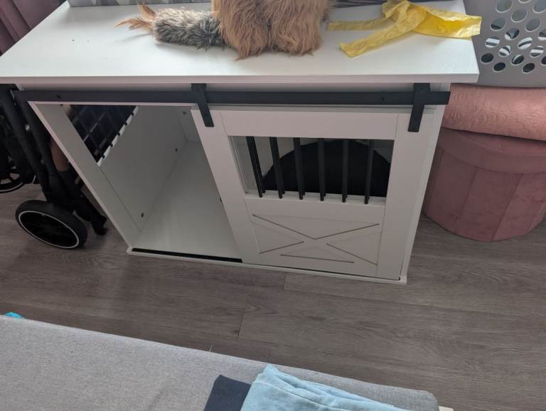 Wooden dog crate 