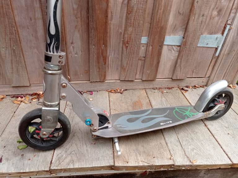 Micro Scooter with lovely bigger wheels 