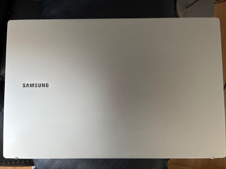 Samsung Laptop – Silver, Good Condition