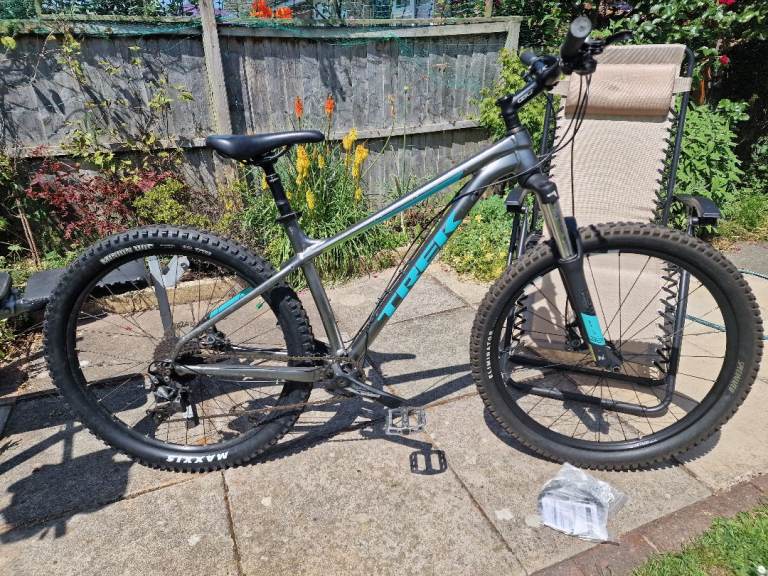 Trek Roscoe 6 Mountain Bike - Good Condition Grey with Teal