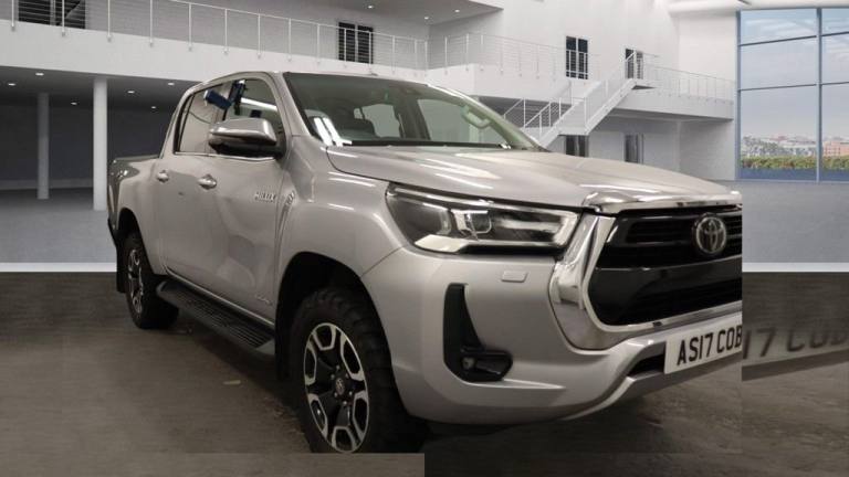 2021 Toyota Hilux 2.8 D-4D Invincible Pickup Double Cab 4dr Diesel Auto 4WD Euro 6 (s/s) (204 Die...