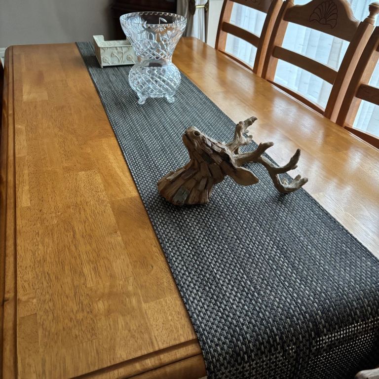Oak coloured dining table and 6 chairs 
