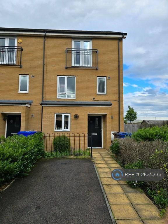 4 bedroom house in Schoolfield Road, Grays, RM20 (4 bed) (#2835336)
