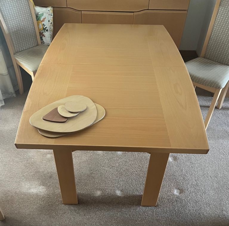 Skovby dining room table and 6 chairs 