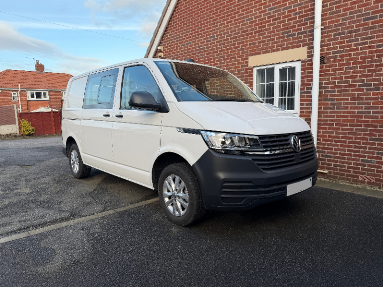 2025 Volkswagen Transporter T32 Kombi Van Like New