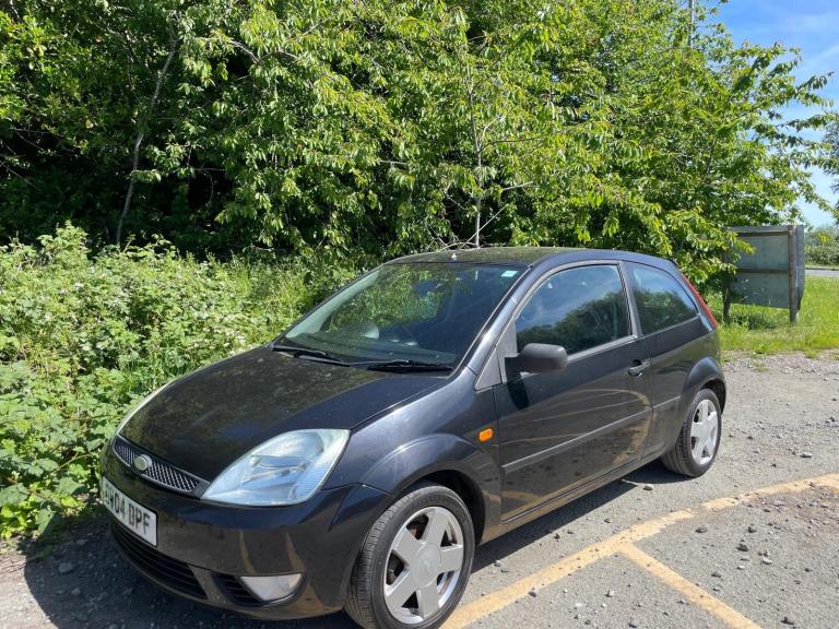 FORD FIESTA 1.4 ZETEC 04 REG 3 DOOR SERVICE HISTORY MOT NOVEMBER 2ND 2026 LOW INSURANCE 48+MPG