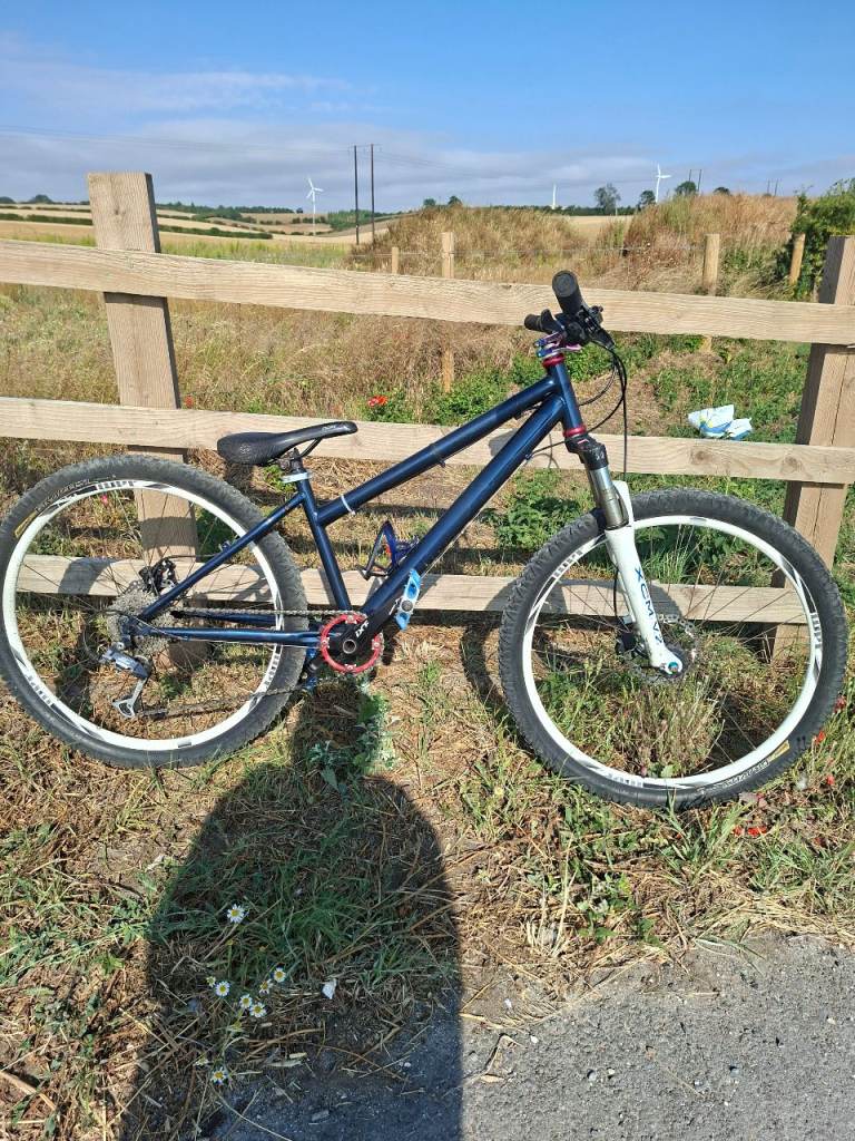 Dirt jumper