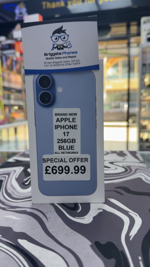 APPLE IPHONE 17 256GB UNLOCKED ALL NETWORKS ONE YEAR WARRANTY 
