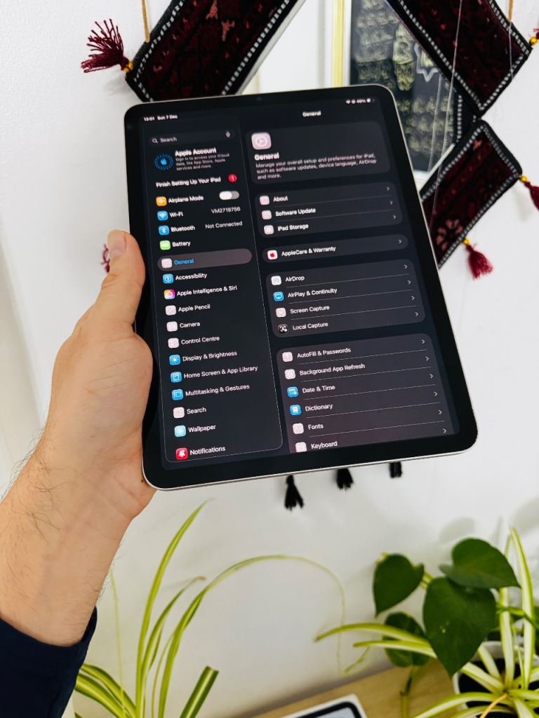 Apple iPad Air 5th Generation Brilliant Condition 