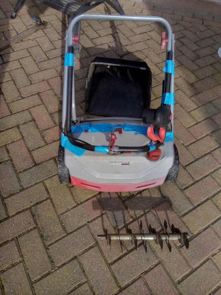 AL-KO Combi Care 38 E Comfort lawn scarifier