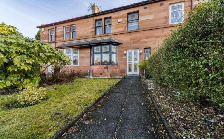 Spacious 3-Bedroom House for Rent – Auldhouse Road, Glasgow G43