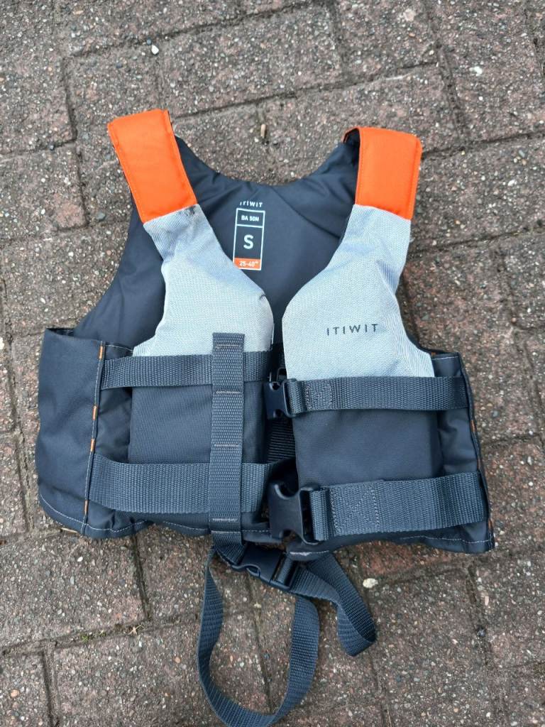 Child life jacket