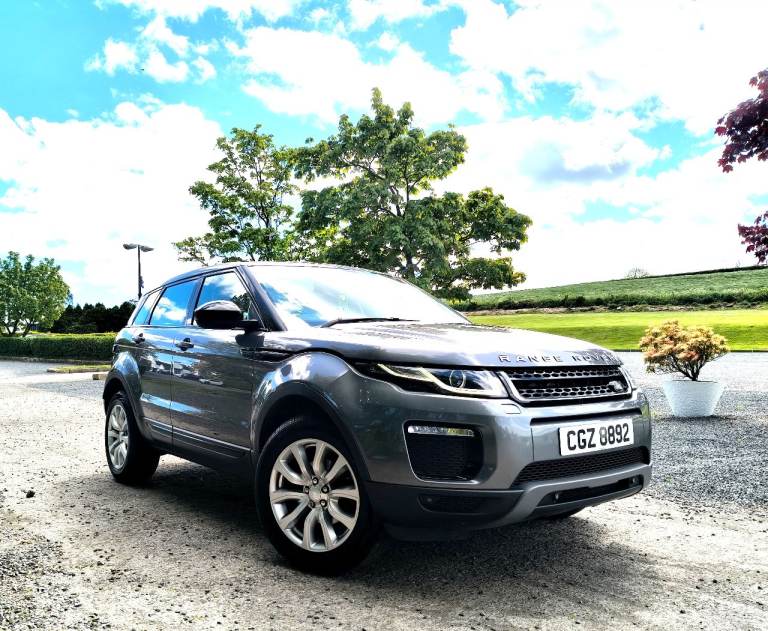 STUNNING RANGE ROVER EVOQUE 2.0 ED4 Se TECH £35 ROAD TAX  