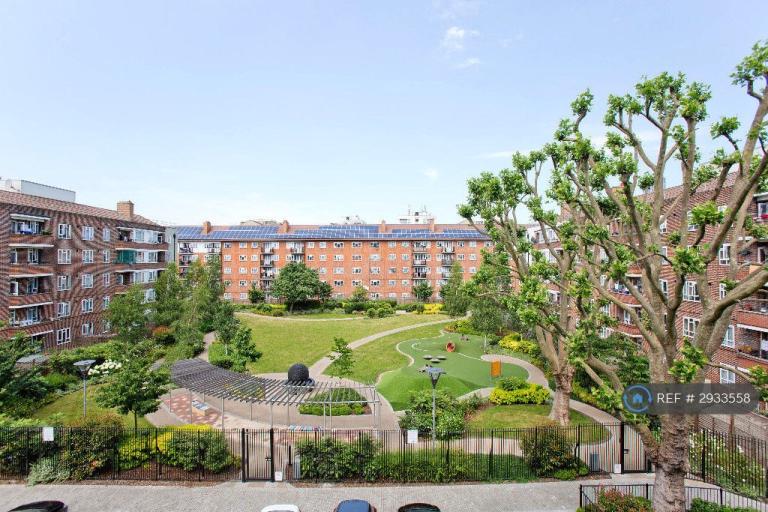 1 bedroom in Ashcombe House, London, E3 (#2933558)