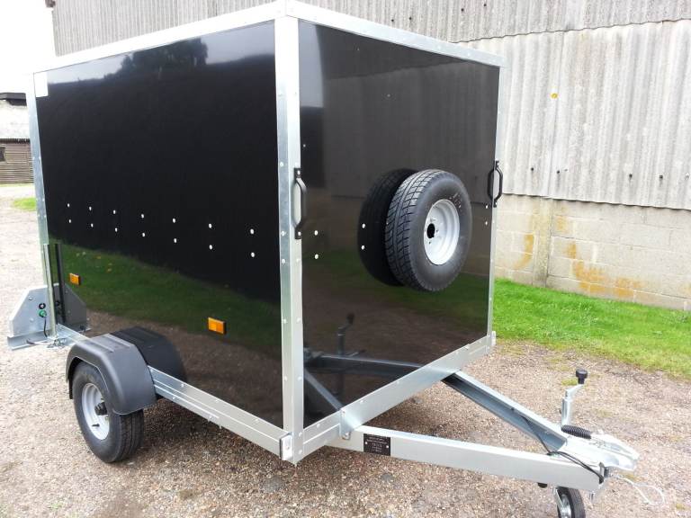 TICKNERS Karting Box Trailer with Shelf System and Tyre Rack 7' x 5' x 5' - Single Axle