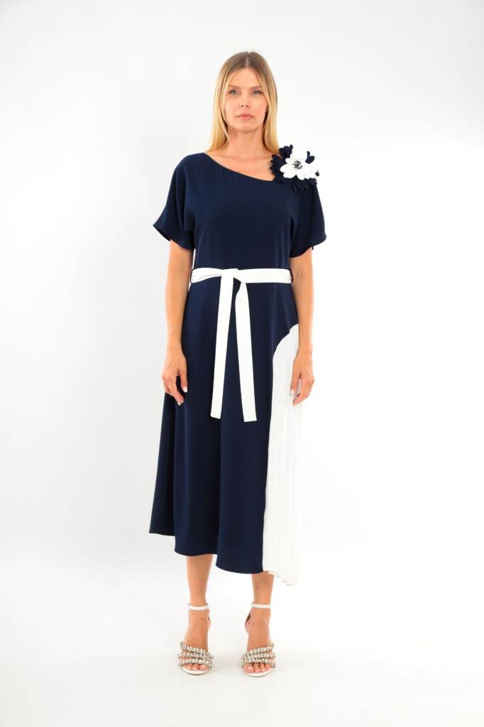 lizabella mother of the Groom Dress Size 18