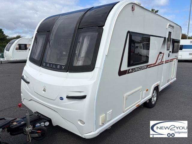 2018 Bailey Unicorn Seville 2 Berth Caravan + MOTOR MOVER - Stock:S067