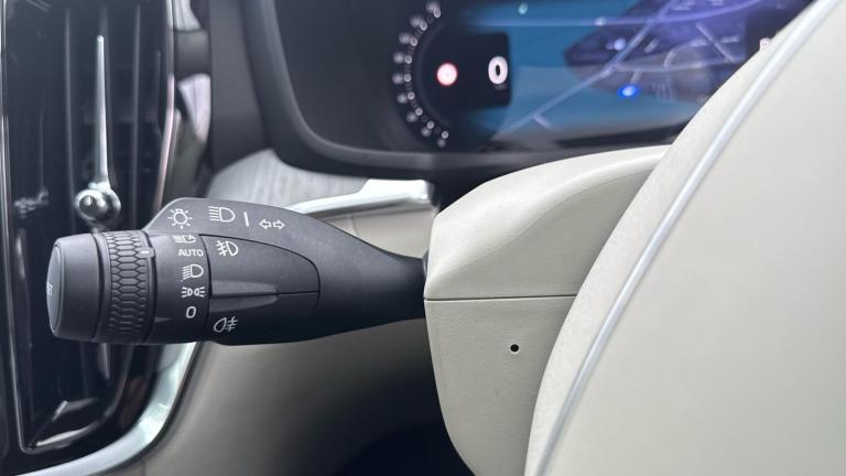 2025 Volvo V60 Plus, B4 Mild hybrid, Petrol, Dark ESTATE Petrol/Electric Hybrid Automatic